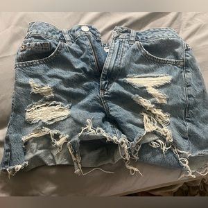 GARAGE mom Jean short destroyed